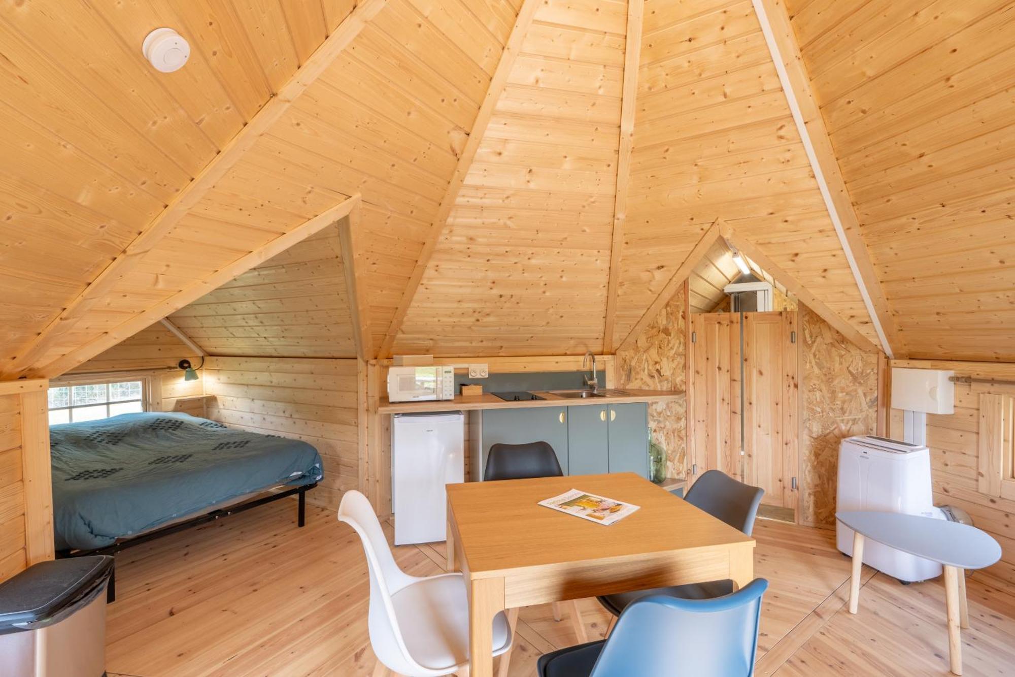 Logements Insolites A La Ferme - Yourte, Kota Ou Pod Farbus Rum bild