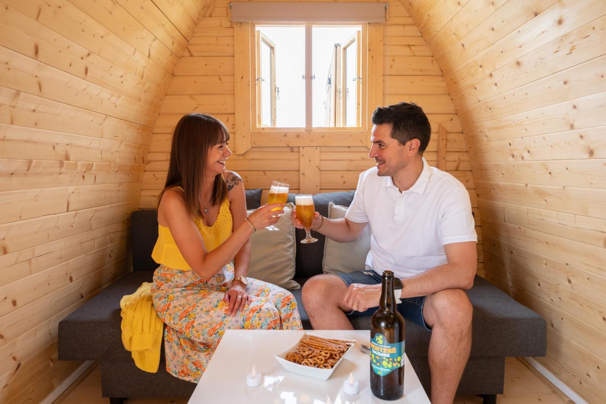 Logements Insolites A La Ferme - Yourte, Kota Ou Pod Farbus Rum bild